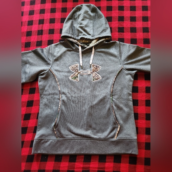 Under Armour Sweater - Picture 1 of 3
